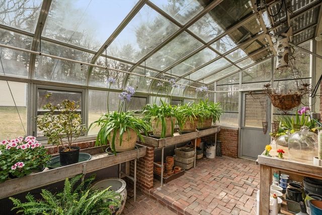 4 Claybrook Rd, Dover, MA 02030