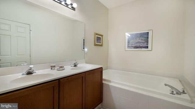 26 SHADY BROOK DR, Langhorne, PA 19047
