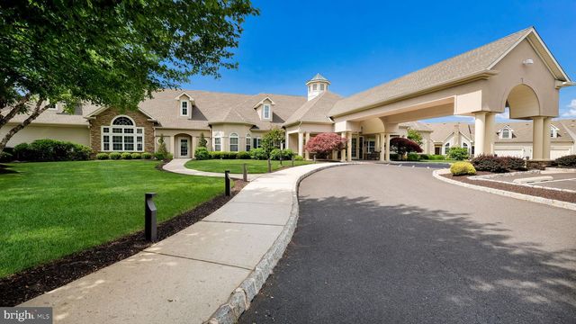 26 SHADY BROOK DR, Langhorne, PA 19047