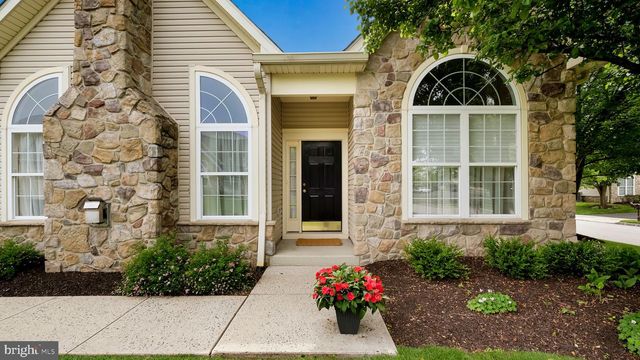 26 SHADY BROOK DR, Langhorne, PA 19047