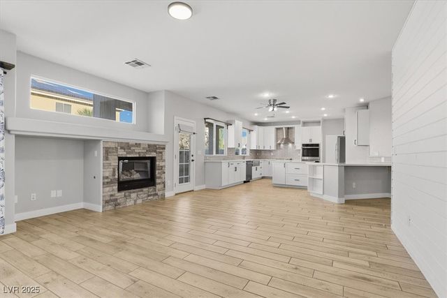 7816 Red Leaf Drive, Las Vegas, NV 89131