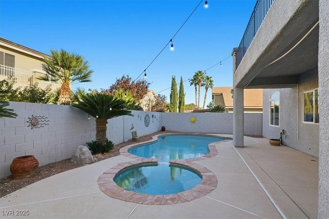 7816 Red Leaf Drive, Las Vegas, NV 89131