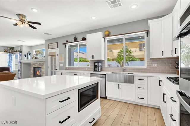 7816 Red Leaf Drive, Las Vegas, NV 89131