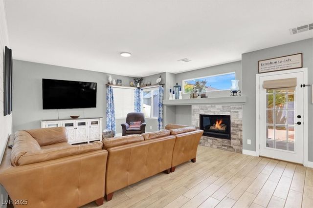 7816 Red Leaf Drive, Las Vegas, NV 89131