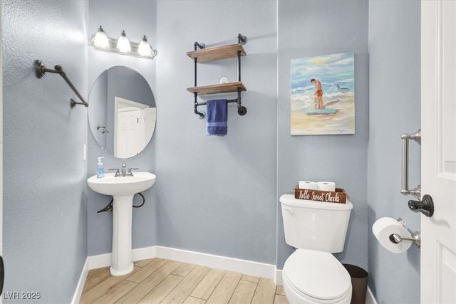 7816 Red Leaf Drive, Las Vegas, NV 89131