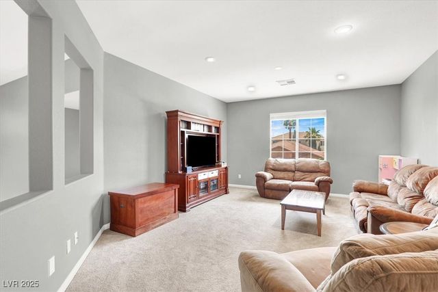 7816 Red Leaf Drive, Las Vegas, NV 89131