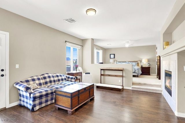 7816 Red Leaf Drive, Las Vegas, NV 89131