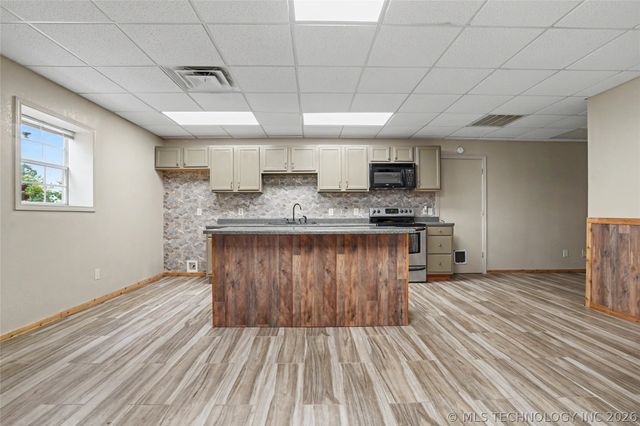 2641 E 123rd Street North N, Skiatook, OK 74070