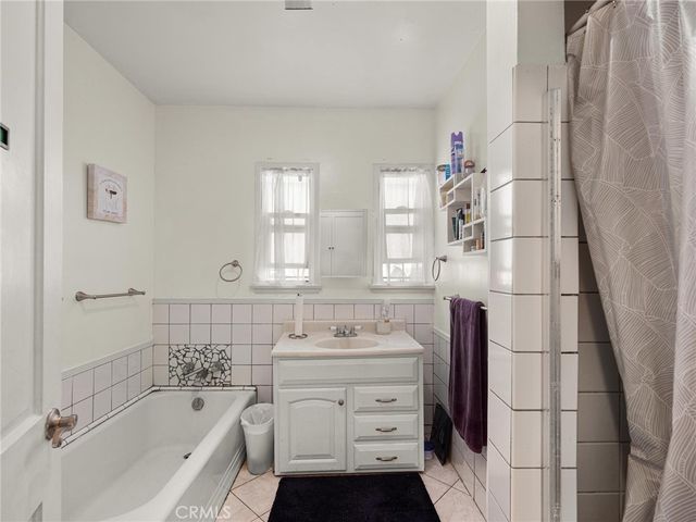 9526 S 4th Ave, Inglewood, CA 90305