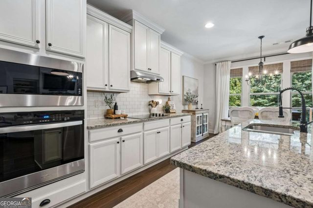 5883 Heritage Ridge, Flowery Branch, GA 30542