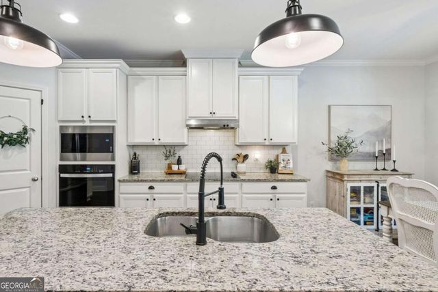 5883 Heritage Ridge, Flowery Branch, GA 30542