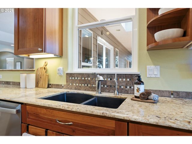 2708 QUINCE St, Albany, OR 97321