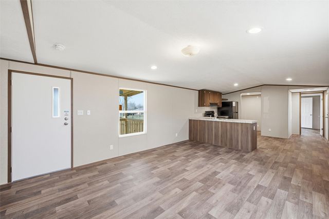 618 E 6th Street B, Blum, TX 76627