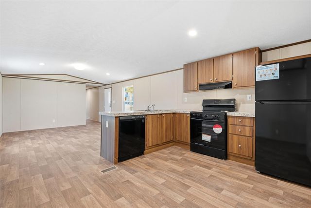 618 E 6th Street B, Blum, TX 76627