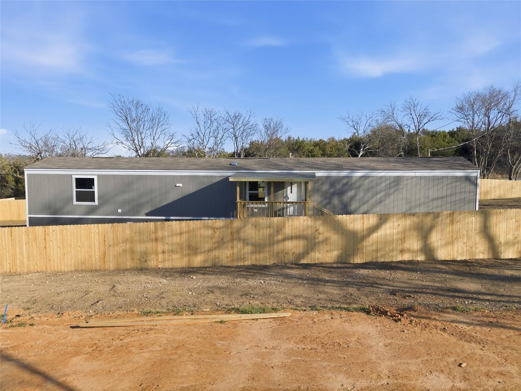 618 E 6th Street B, Blum, TX 76627