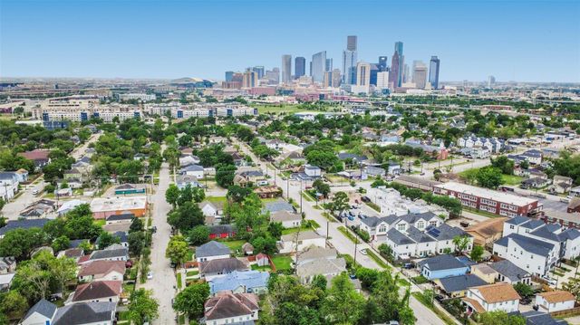 1916 Chapman Street, Houston, TX 77009