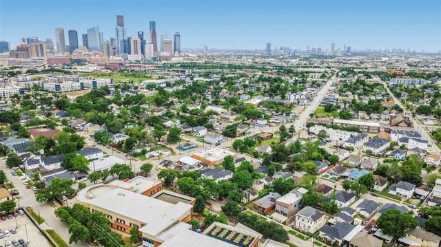 1916 Chapman Street, Houston, TX 77009