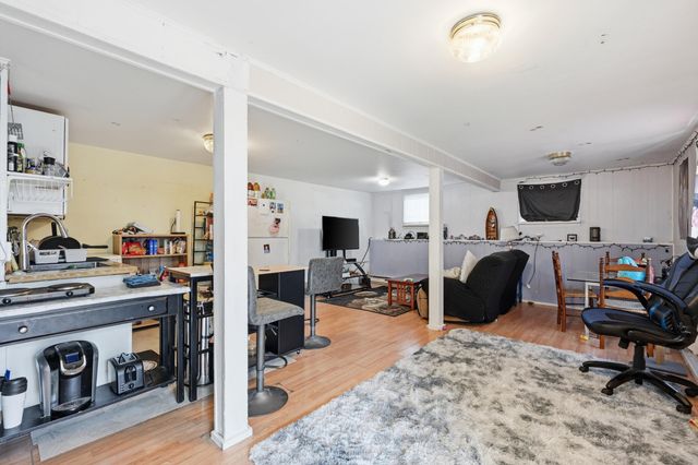 21 S Orleans Road, Orleans, MA 02653