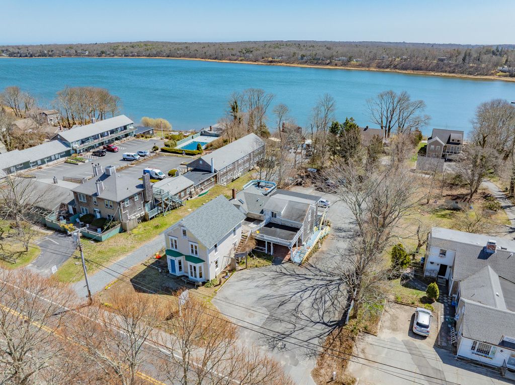 21 S Orleans Road, Orleans, MA 02653