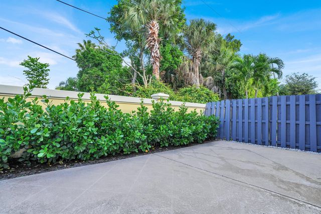 468 Marbella Drive, North Palm Beach, FL 33403