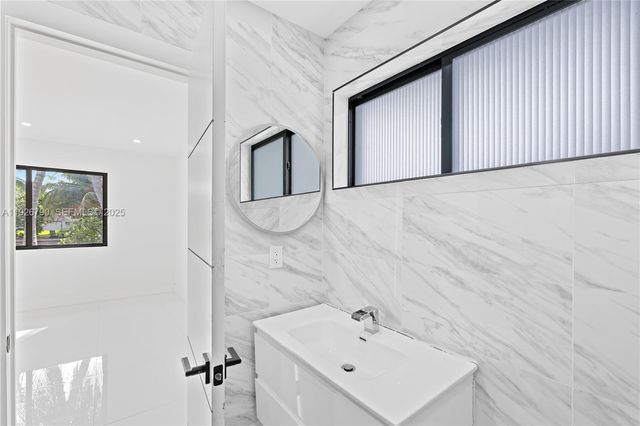 1200 Cleveland Rd, Miami Beach, FL 33141