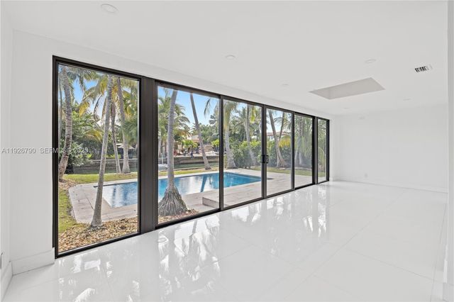 1200 Cleveland Rd, Miami Beach, FL 33141