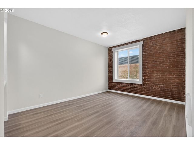 708 N KILLINGSWORTH St 5, Portland, OR 97217