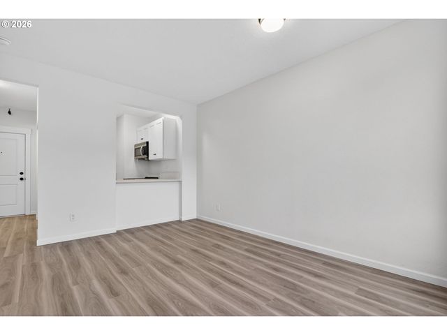 708 N KILLINGSWORTH St 5, Portland, OR 97217