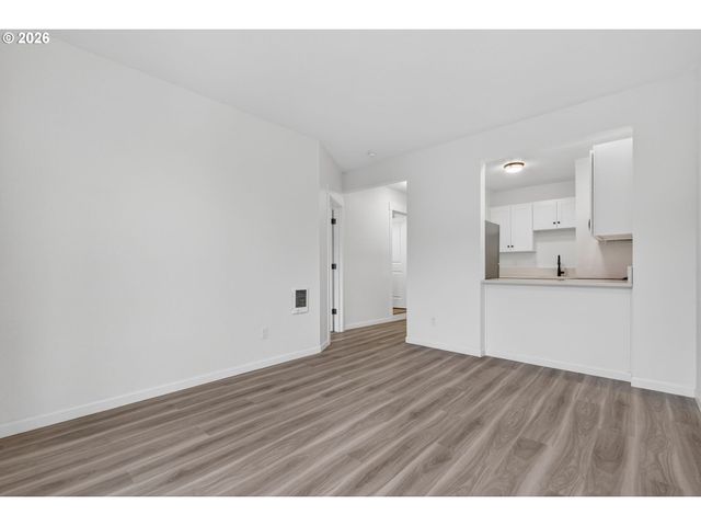 708 N KILLINGSWORTH St 5, Portland, OR 97217