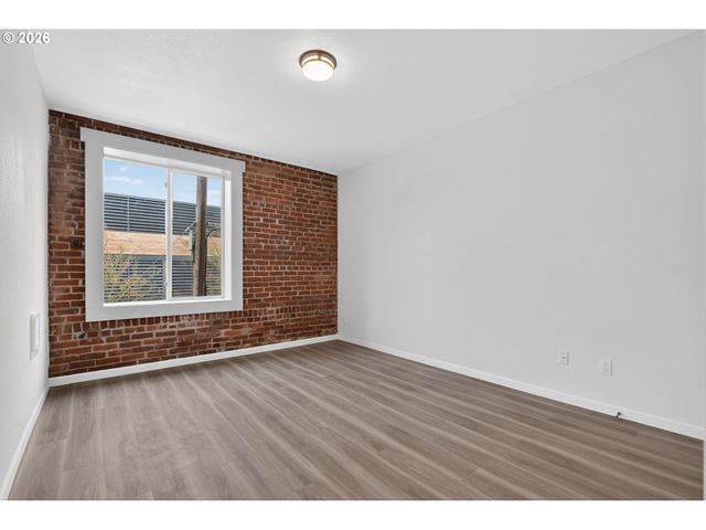 708 N KILLINGSWORTH St 5, Portland, OR 97217