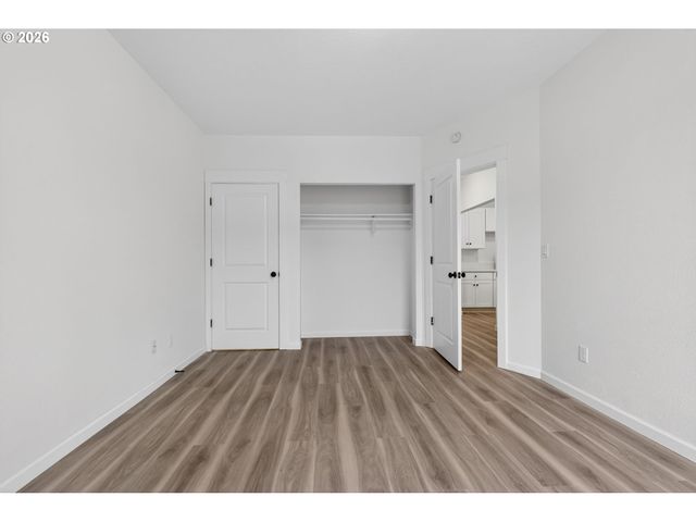 708 N KILLINGSWORTH St 5, Portland, OR 97217