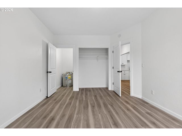 708 N KILLINGSWORTH St 5, Portland, OR 97217