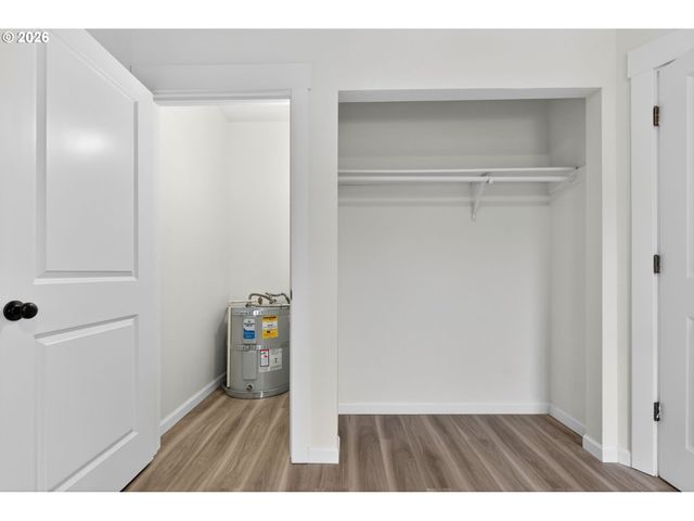 708 N KILLINGSWORTH St 5, Portland, OR 97217