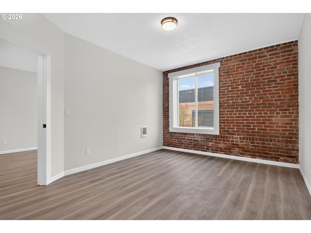 708 N KILLINGSWORTH St 5, Portland, OR 97217