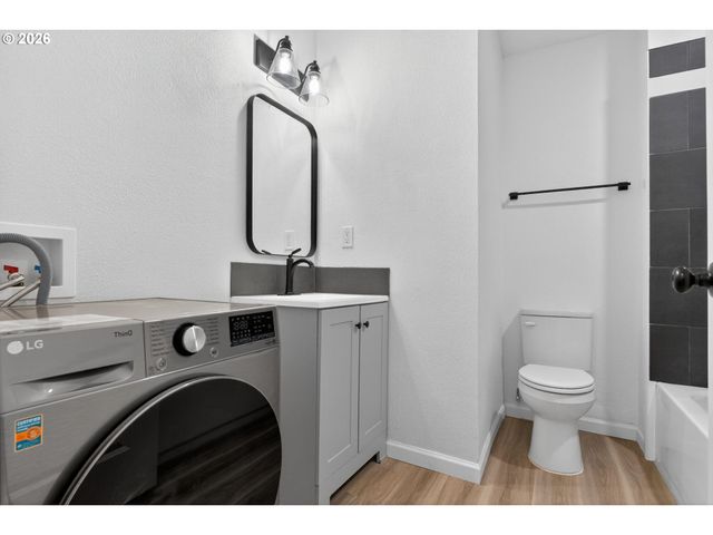 708 N KILLINGSWORTH St 5, Portland, OR 97217