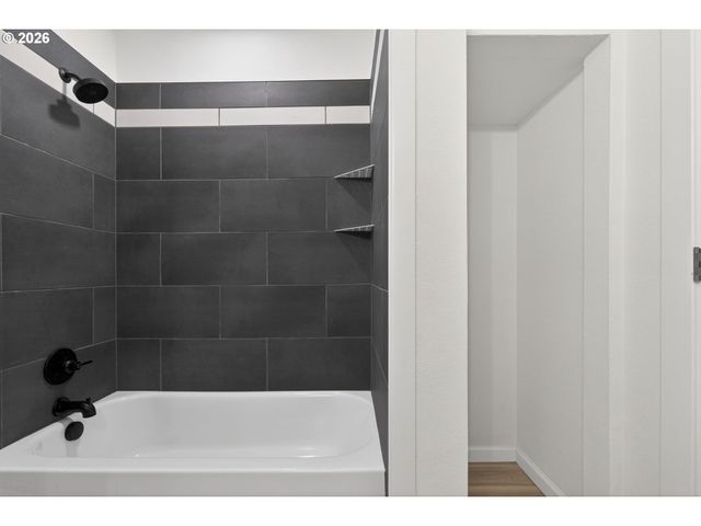 708 N KILLINGSWORTH St 5, Portland, OR 97217