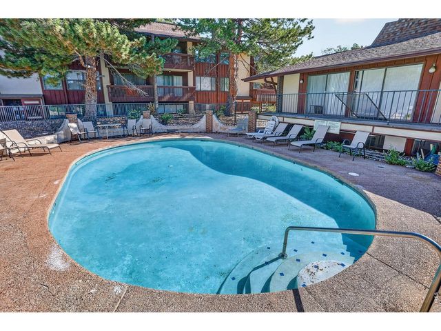 500 Manhattan Dr D10, Boulder, CO 80303