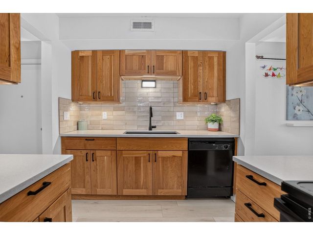 500 Manhattan Dr D10, Boulder, CO 80303