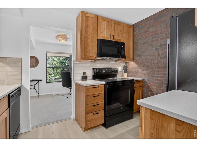 500 Manhattan Dr D10, Boulder, CO 80303