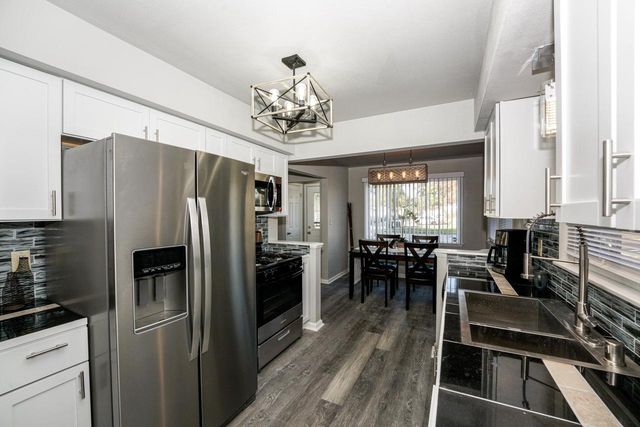 5613 W congress STREET W, Milwaukee, WI 53218