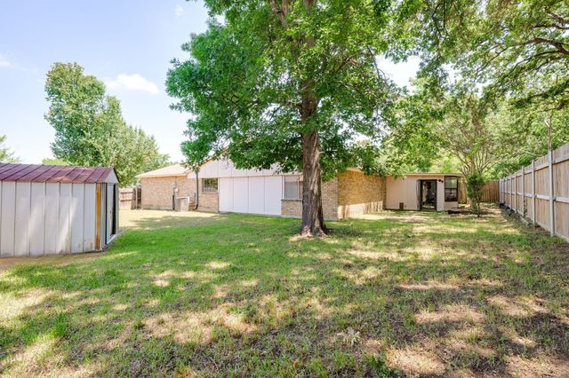 7500 Kingsmill Terrace, Fort Worth, TX 76112