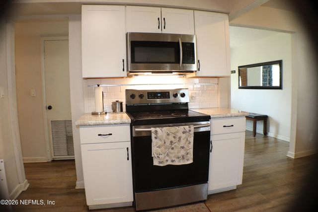 11263 SAMUEL Drive, Jacksonville, FL 32218