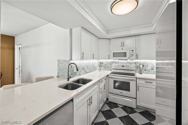 3625 Boca Ciega DR 307, Naples, FL 34112