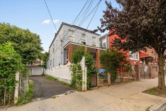 849 E 219th Street, Bronx, NY 10467