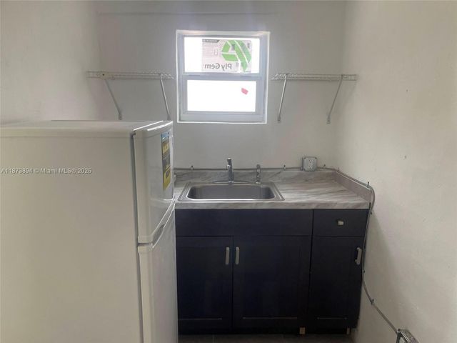 4015 SW 19th St 3, West Park, FL 33023