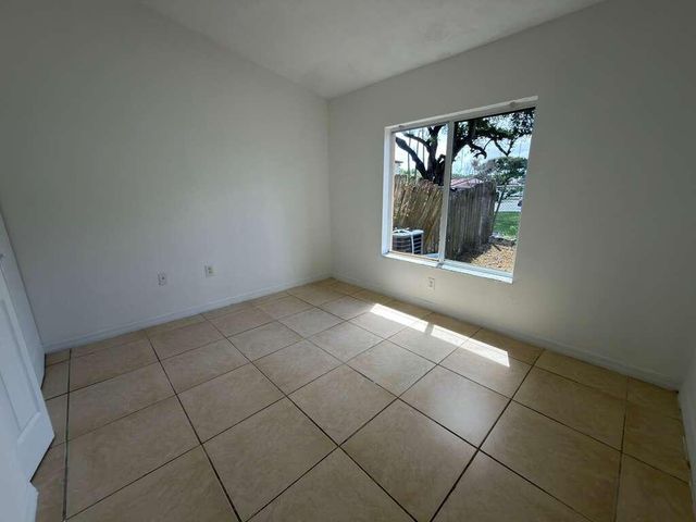 3842 SW 48th Avenue, Hollywood, FL 33023