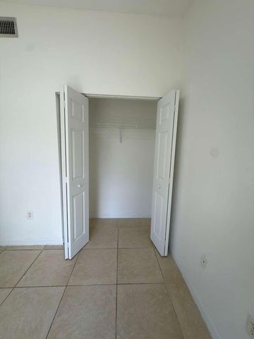 3842 SW 48th Avenue, Hollywood, FL 33023