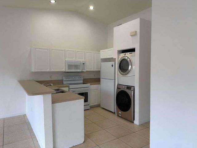 3842 SW 48th Avenue, Hollywood, FL 33023