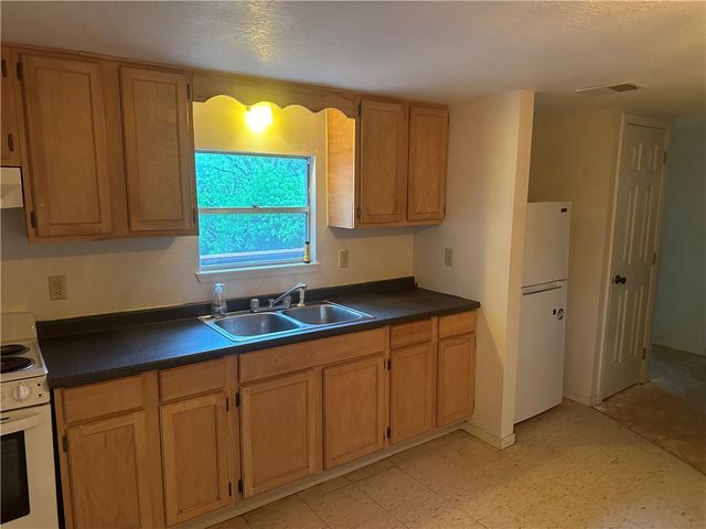 100 N Blackjack Street, Diamond City, AR 72630