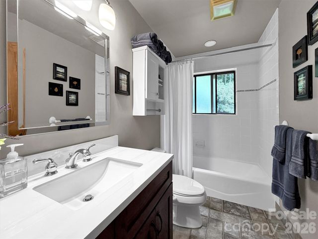 170 Wonderwood Lane, Clyde, NC 28721